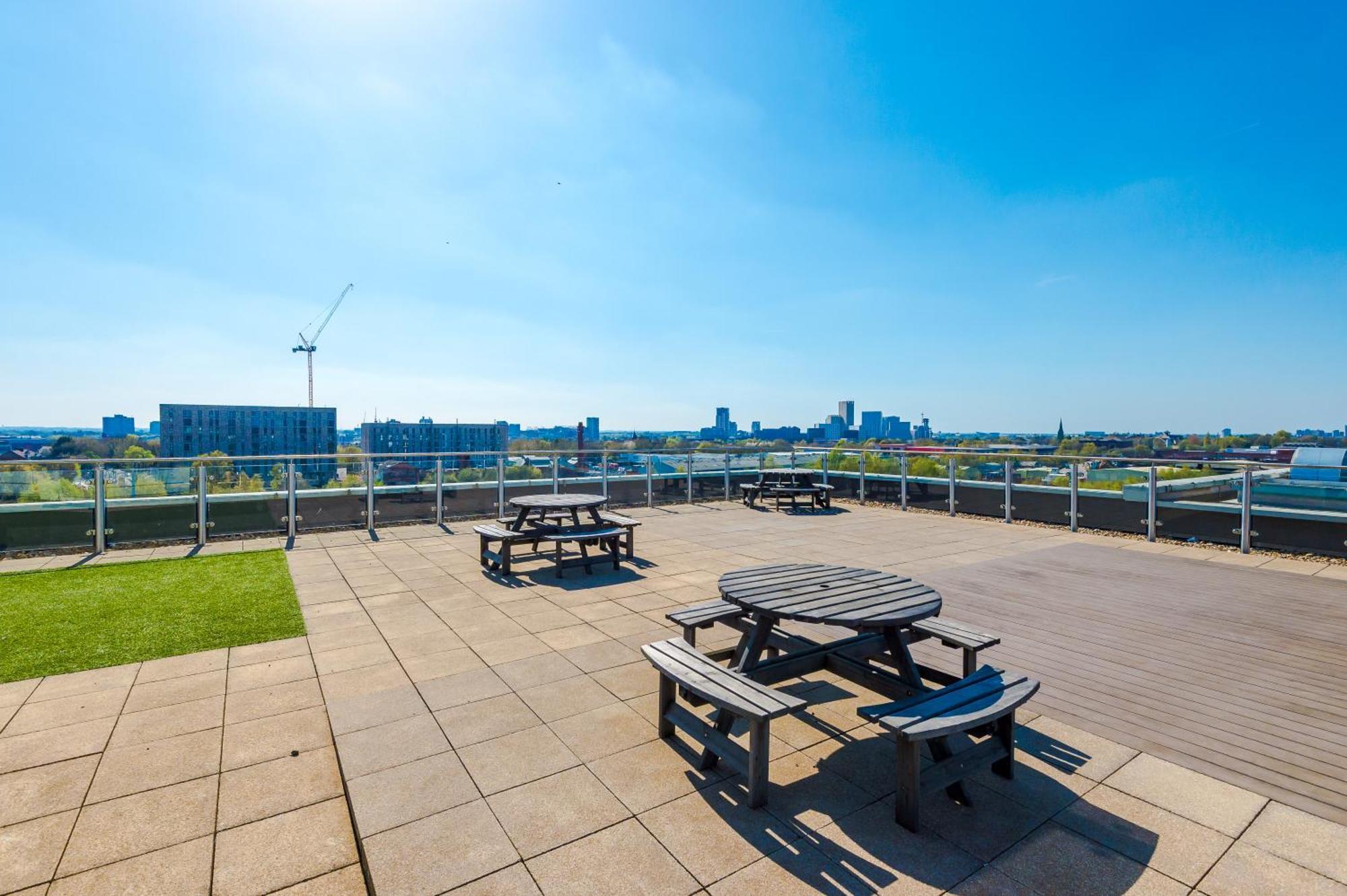 Beautiful 2 Bedroom Apartment