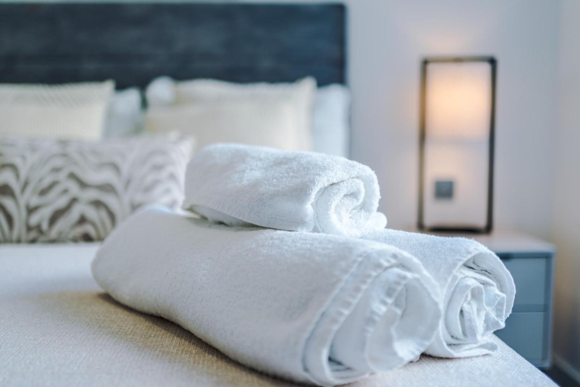 Beautiful 2 Bedroom *