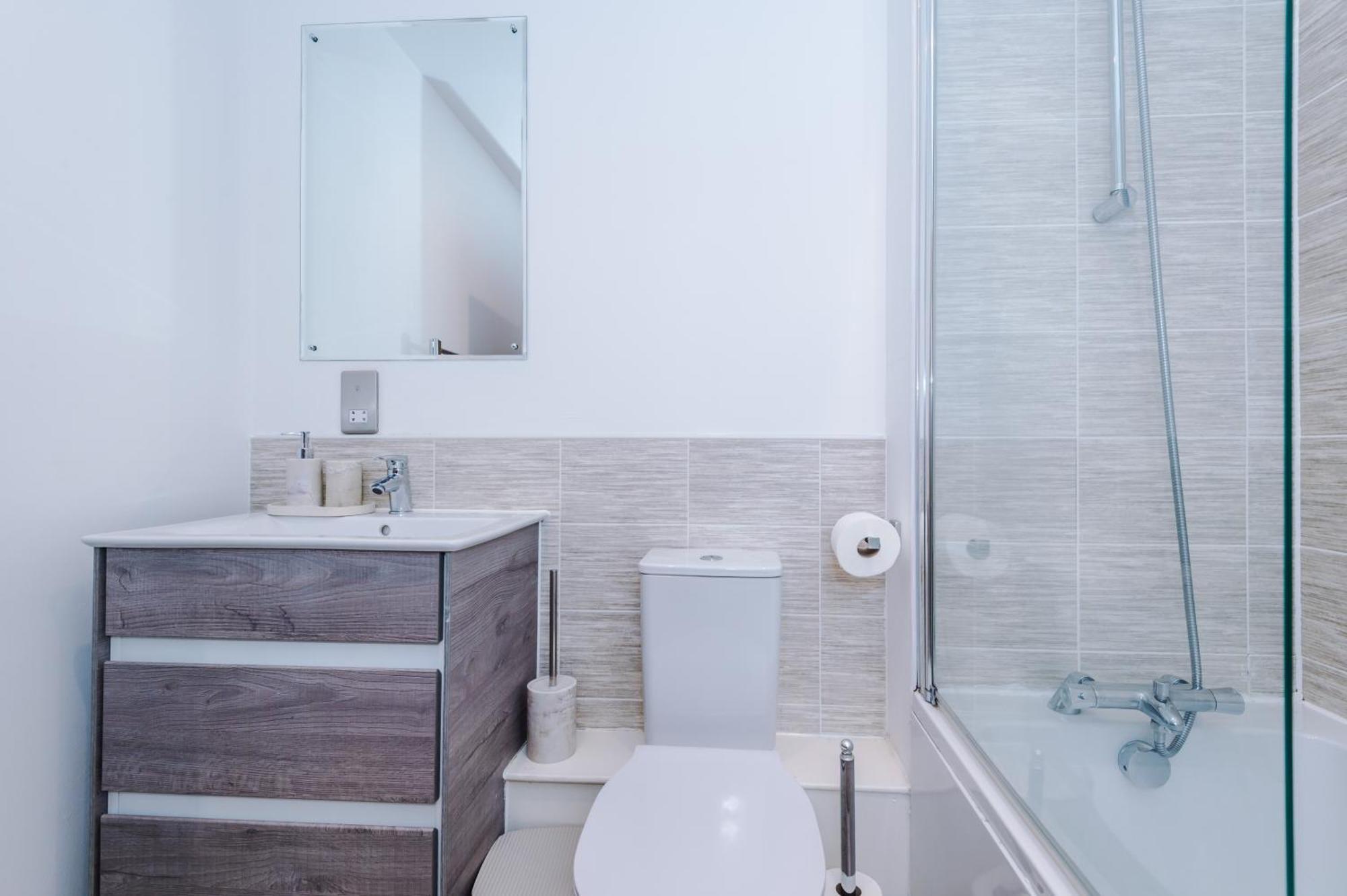 Beautiful 2 Bedroom